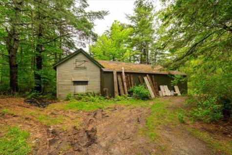 22 Brooks Way Owls Head ME 04854