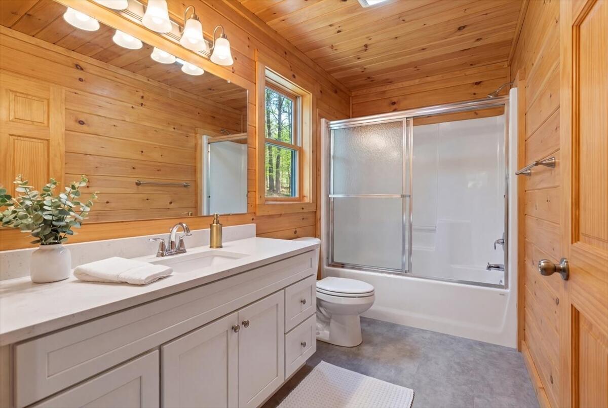 203 Belgrade Road Oakland ME 04963