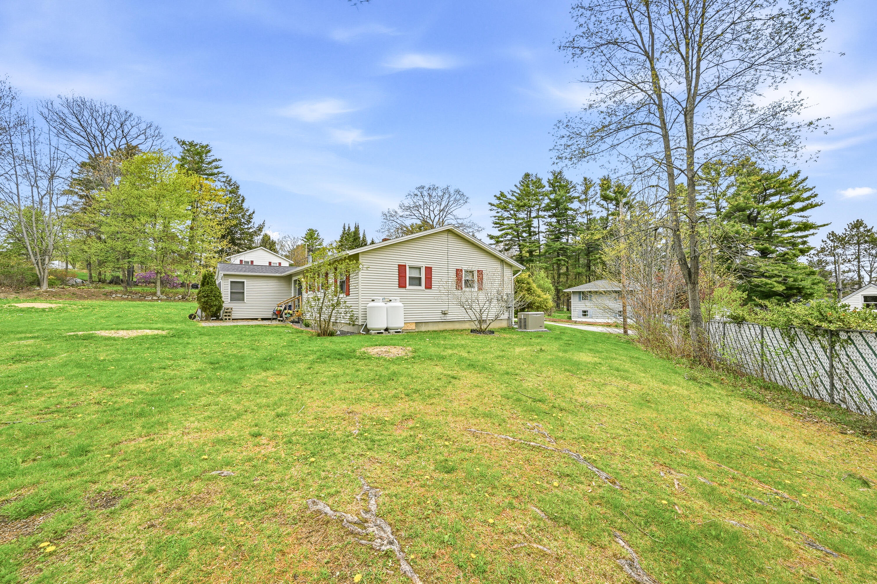 18 Burke Street Farmingdale ME 04344