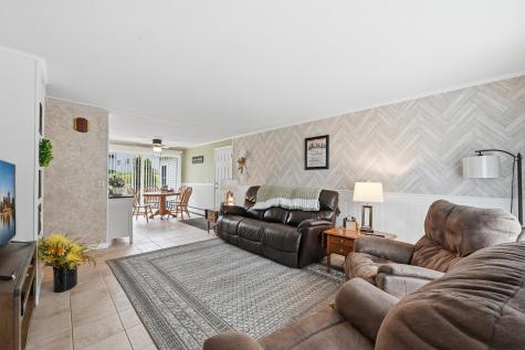 18 Burke Street Farmingdale ME 04344