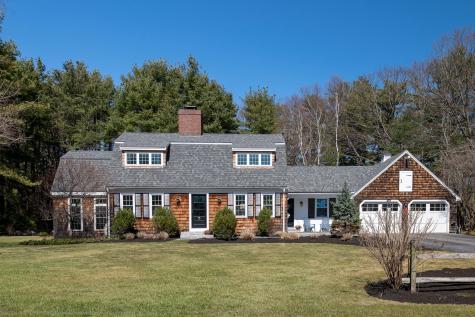 15 Hedgerow Drive Falmouth ME 04105