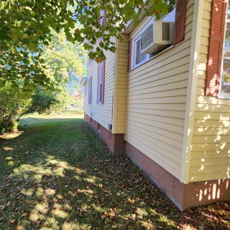 20 John Street Madison ME 04950