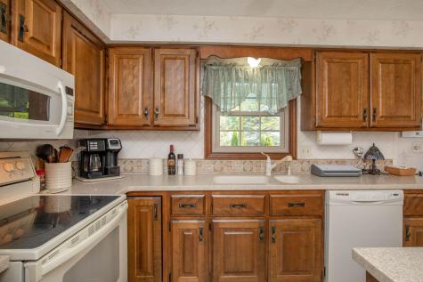 22 Ventura Street Lewiston ME 04240