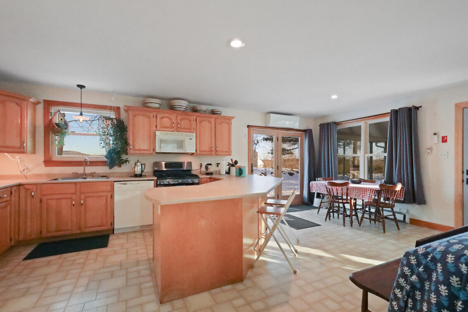 1941 Eastern Road Warren ME 04864