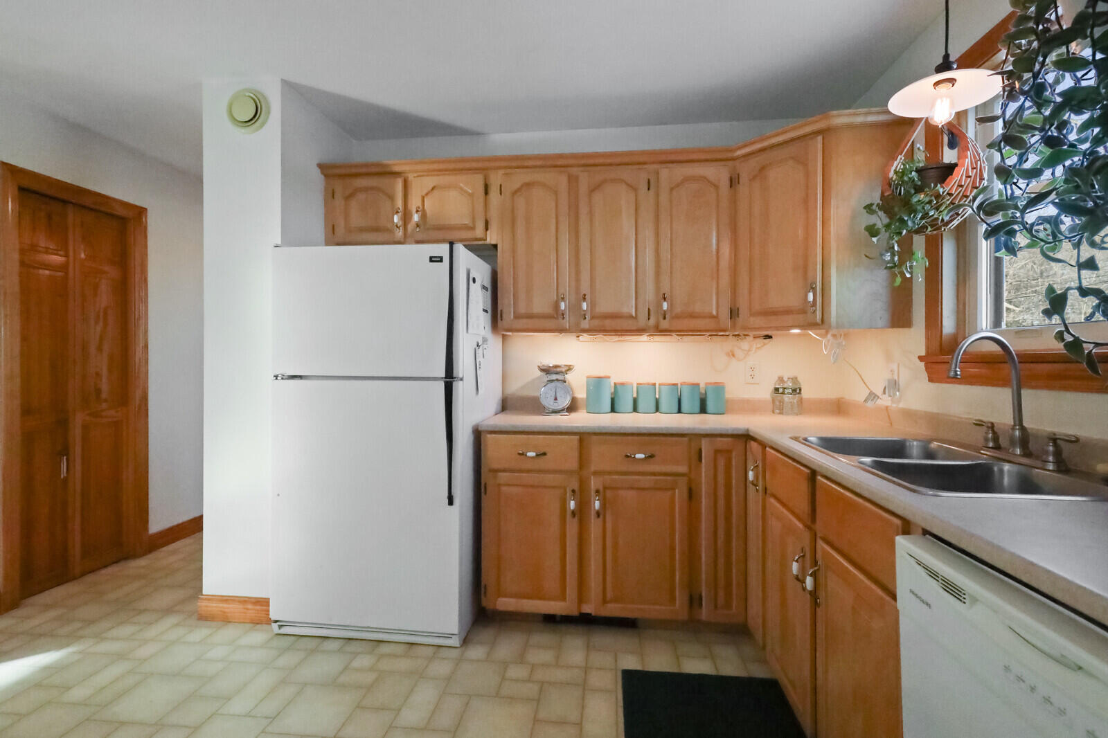 1941 Eastern Road Warren ME 04864