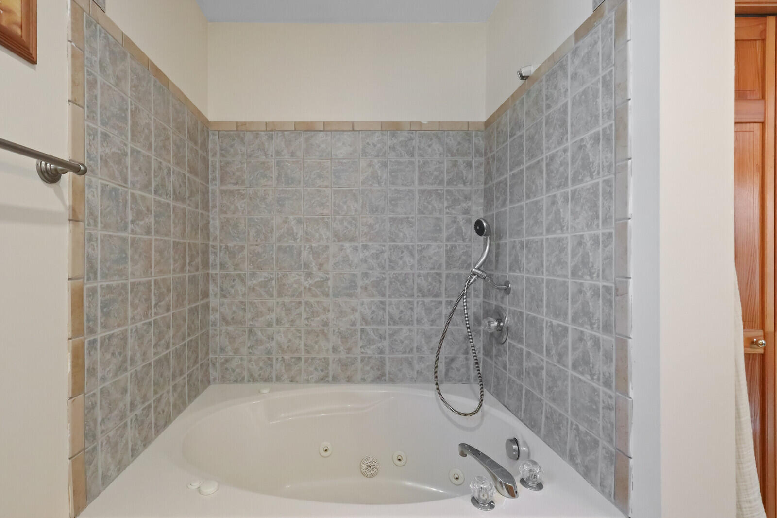 1941 Eastern Road Warren ME 04864