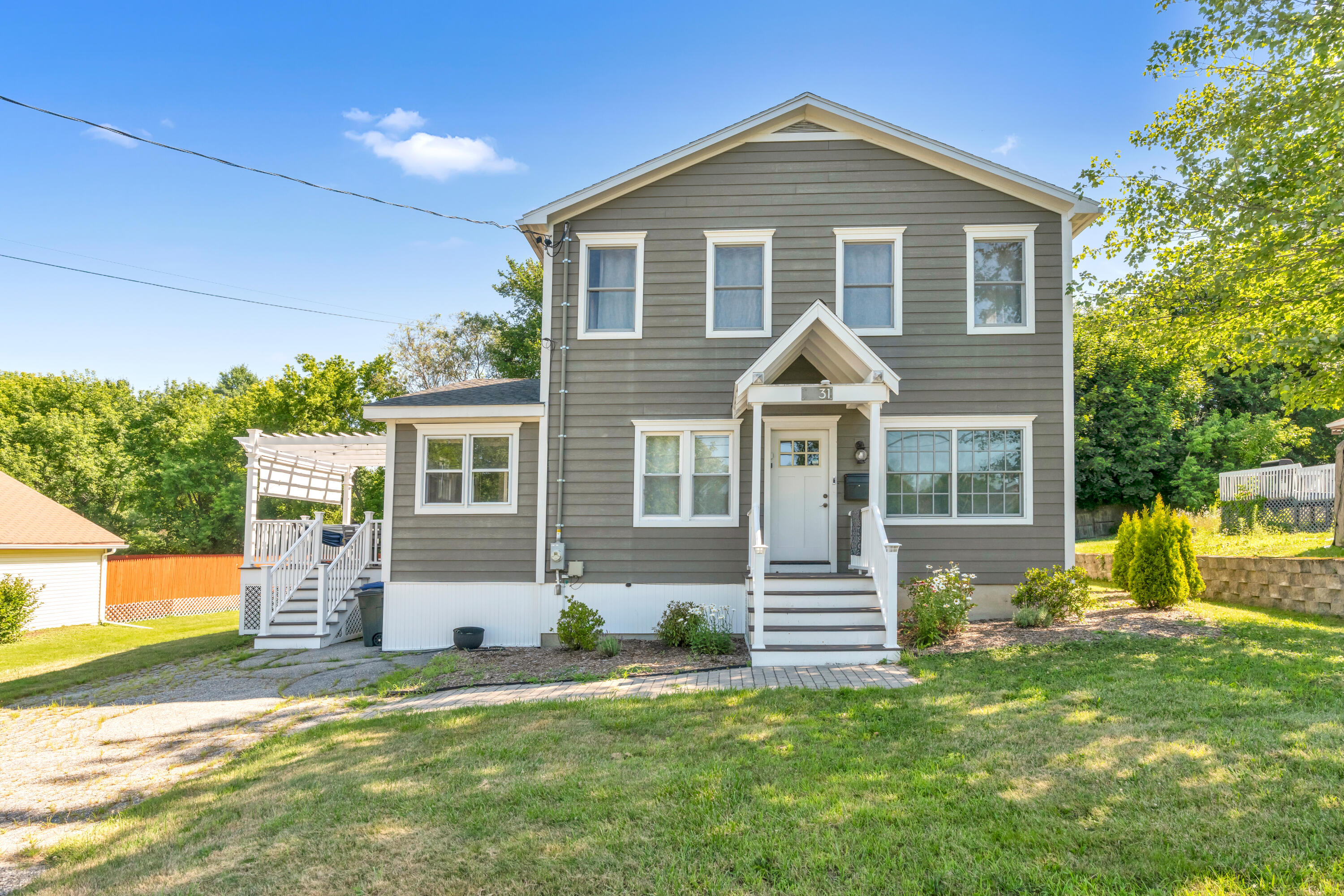 31 Leavitt Avenue Lewiston ME 04240