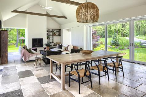 4 Ice House Point York ME 03909