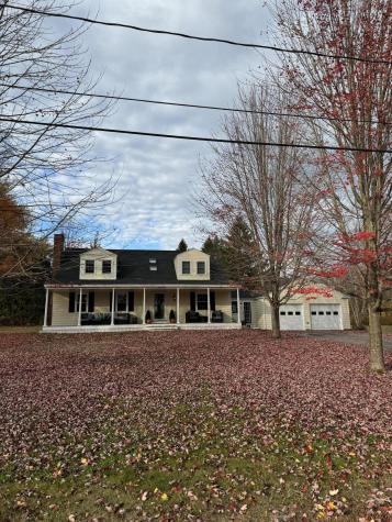 23 West Circle Falmouth ME 04105