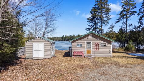 37 Petite Drive Lincoln ME 04457