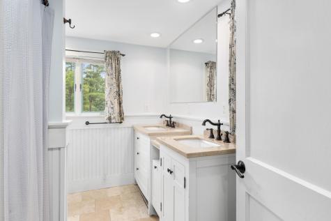 41 Lindsay Road York ME 03909