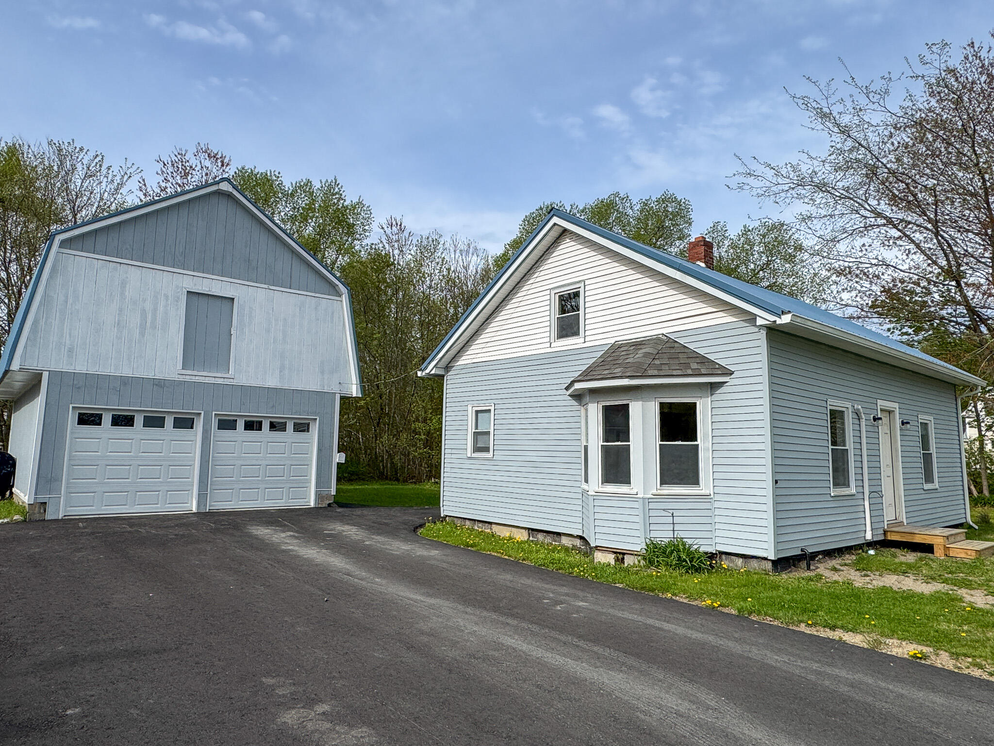22 Ayer Street Lincoln ME 04457