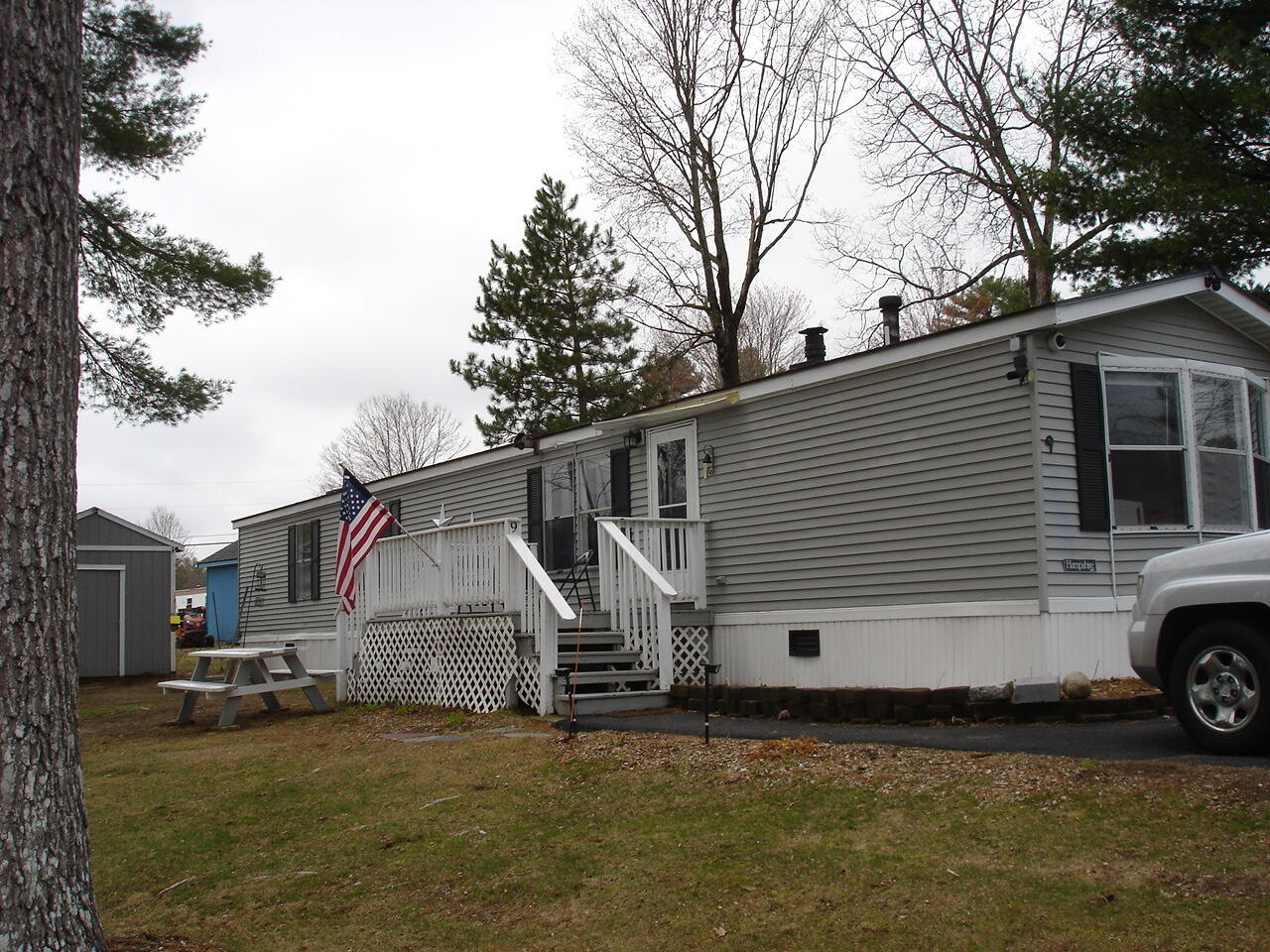 9 Holiday Lane Standish ME 04084