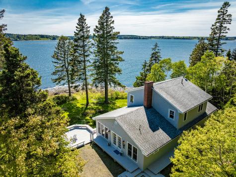 250 Davis Point Road Cushing ME 04563