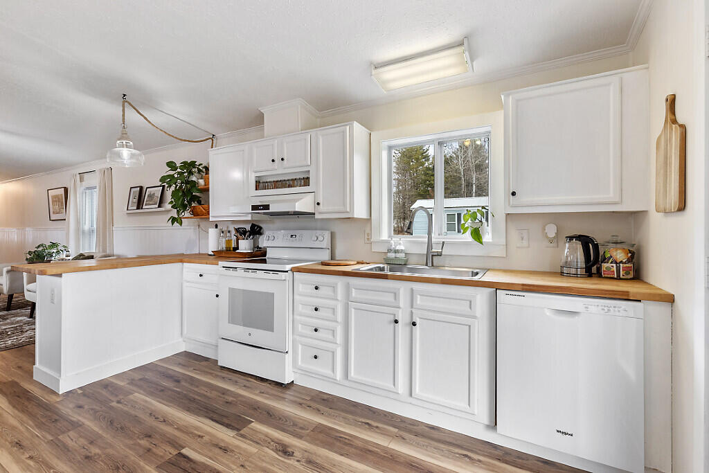 414 Bellsqueeze Road Benton ME 04901