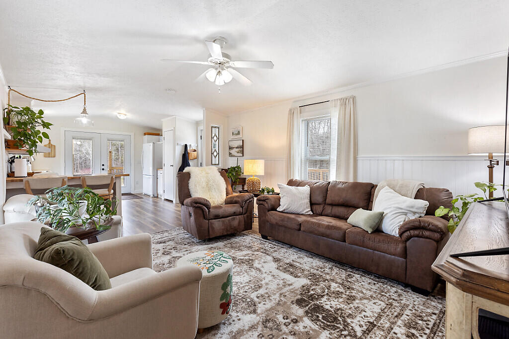 414 Bellsqueeze Road Benton ME 04901