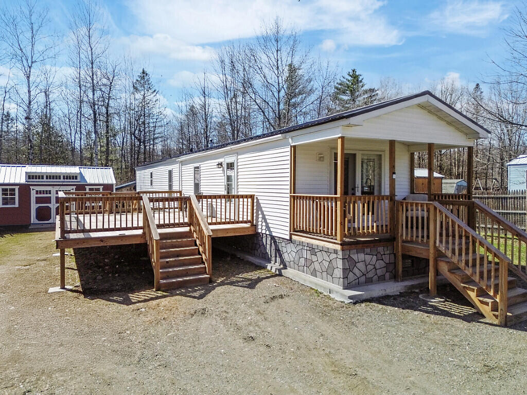 414 Bellsqueeze Road Benton ME 04901