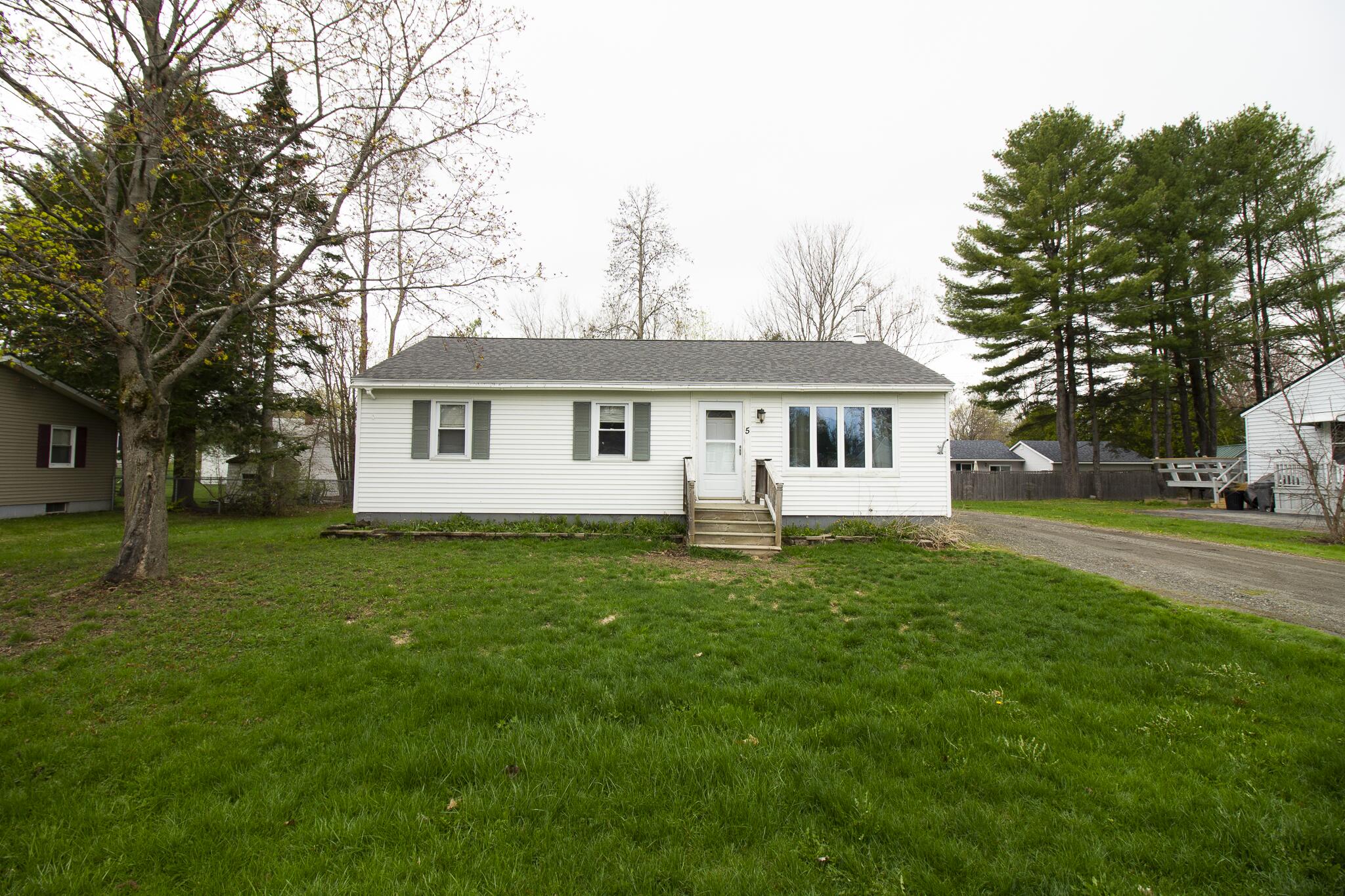 5 Donna Street, Winslow ME Real Estate Listing MLS {gListingMLS