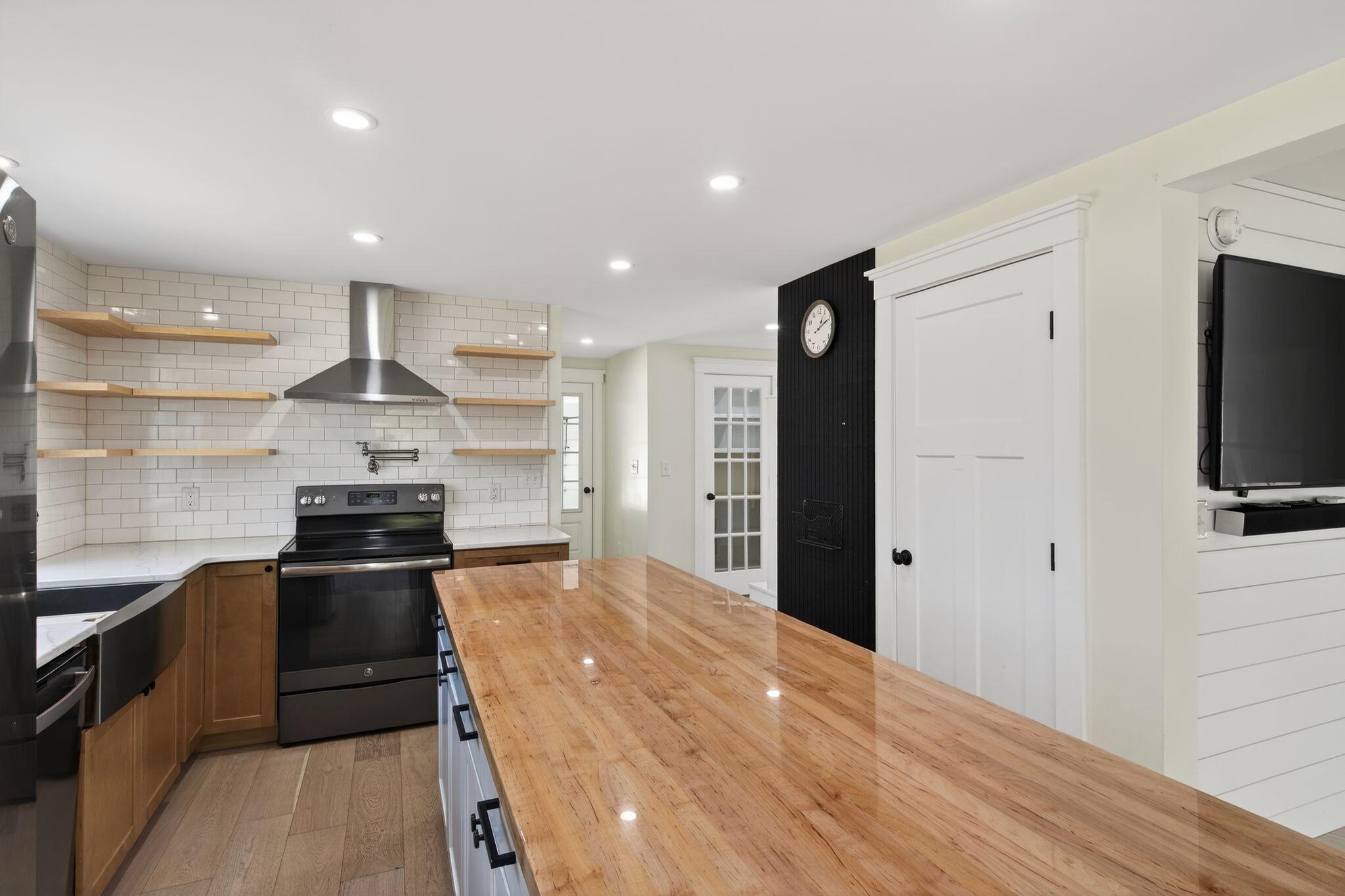 12 W 2nd Street North Berwick ME 03906