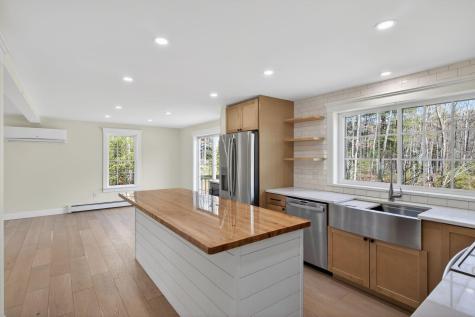12 W 2nd Street North Berwick ME 03906