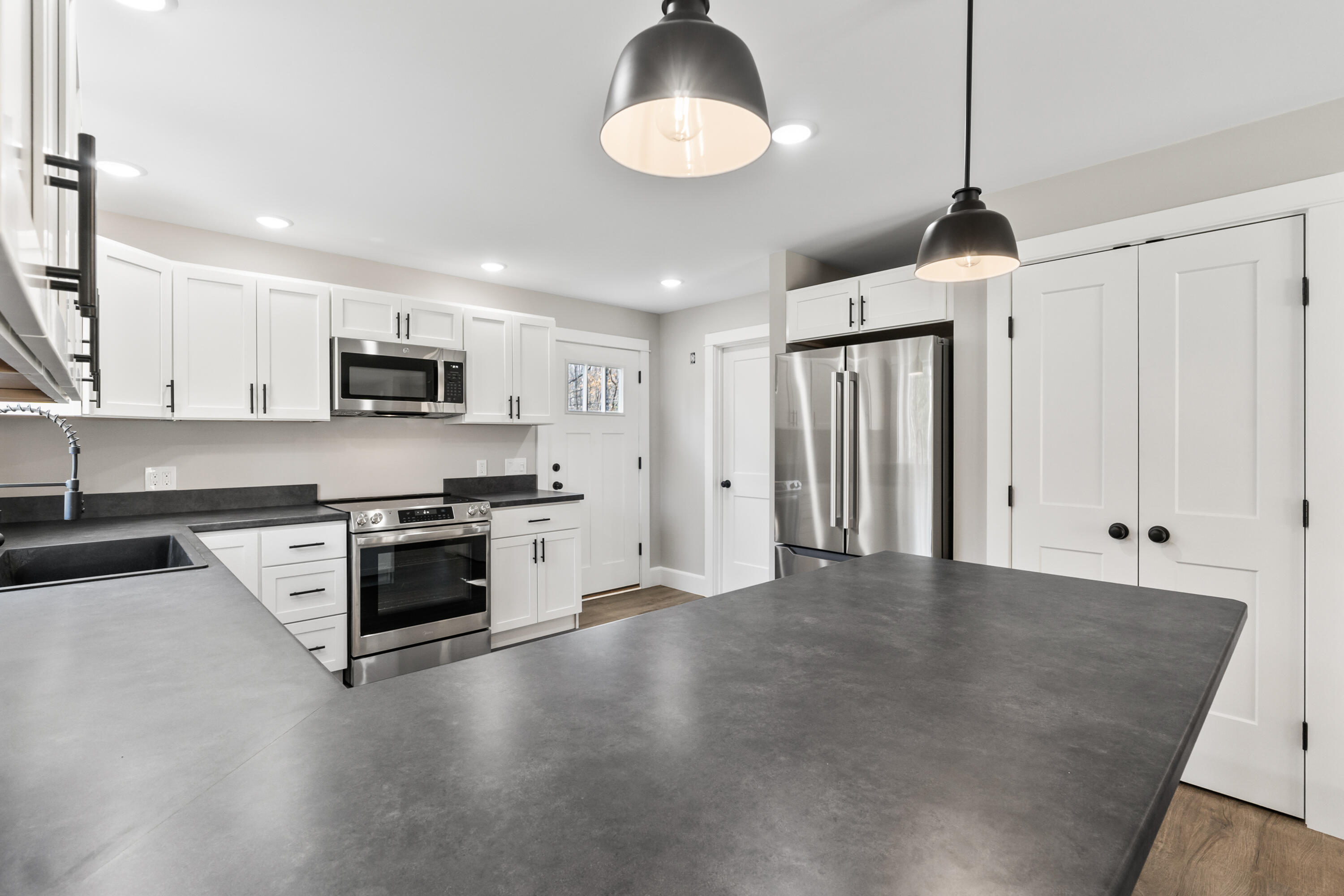 15 Cunningham Farms Road Nobleboro ME 04555