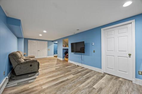 24 Caroline Crossing Hollis ME 04042