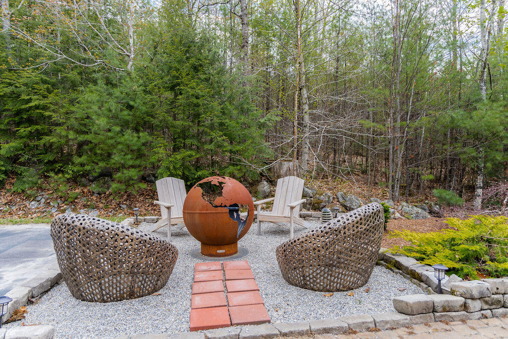 81 Hillside Lane Sweden ME 04040