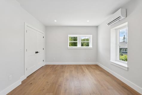 43 Rose Douglas Lane Brunswick ME 04011