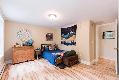 7 Quincy Adams Court Naples ME 04055