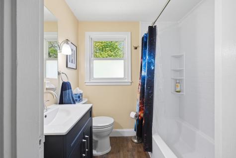 77 Lunt Road Falmouth ME 04105