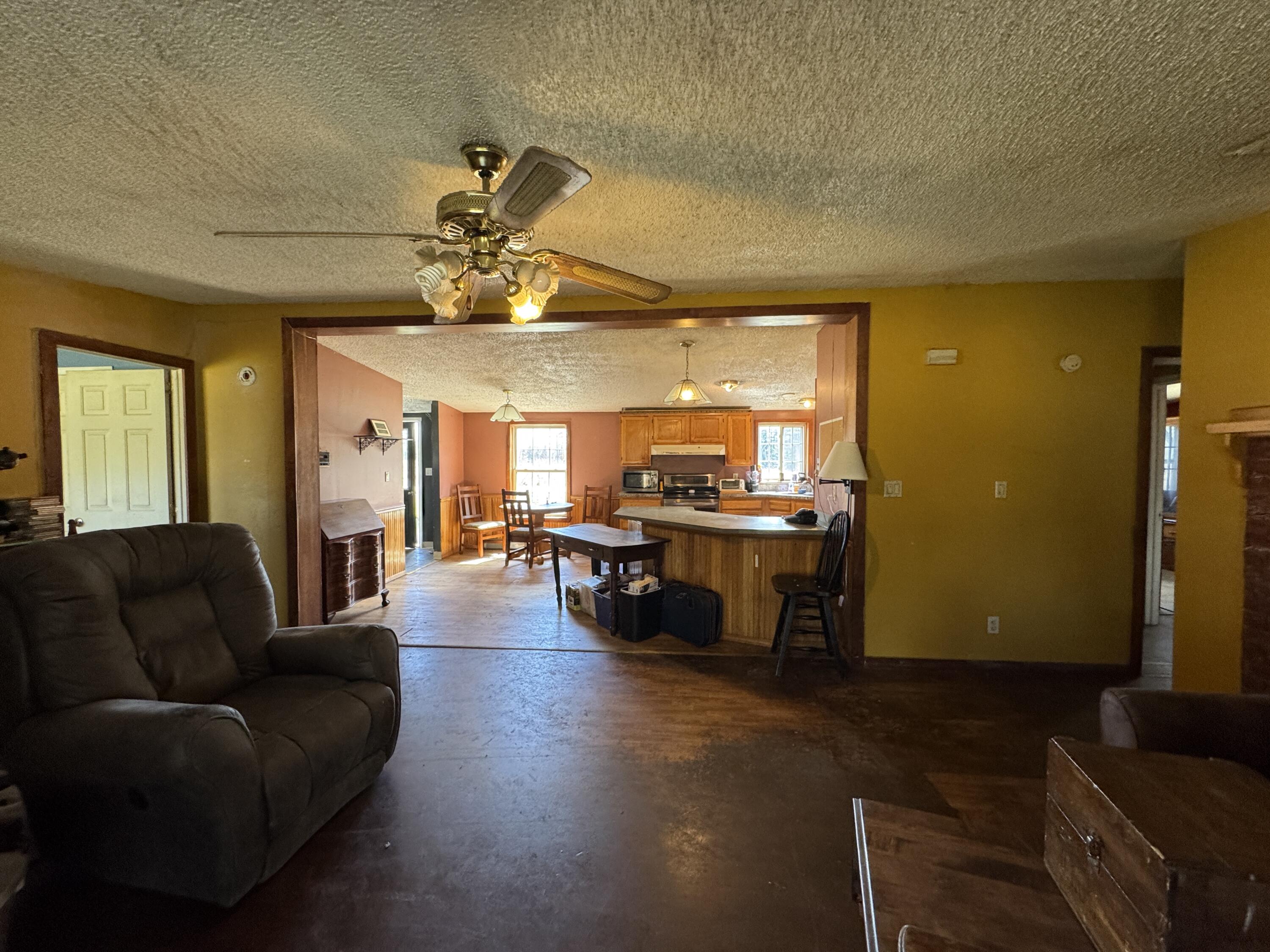 2415 Elliottsville Road Willimantic ME 04443
