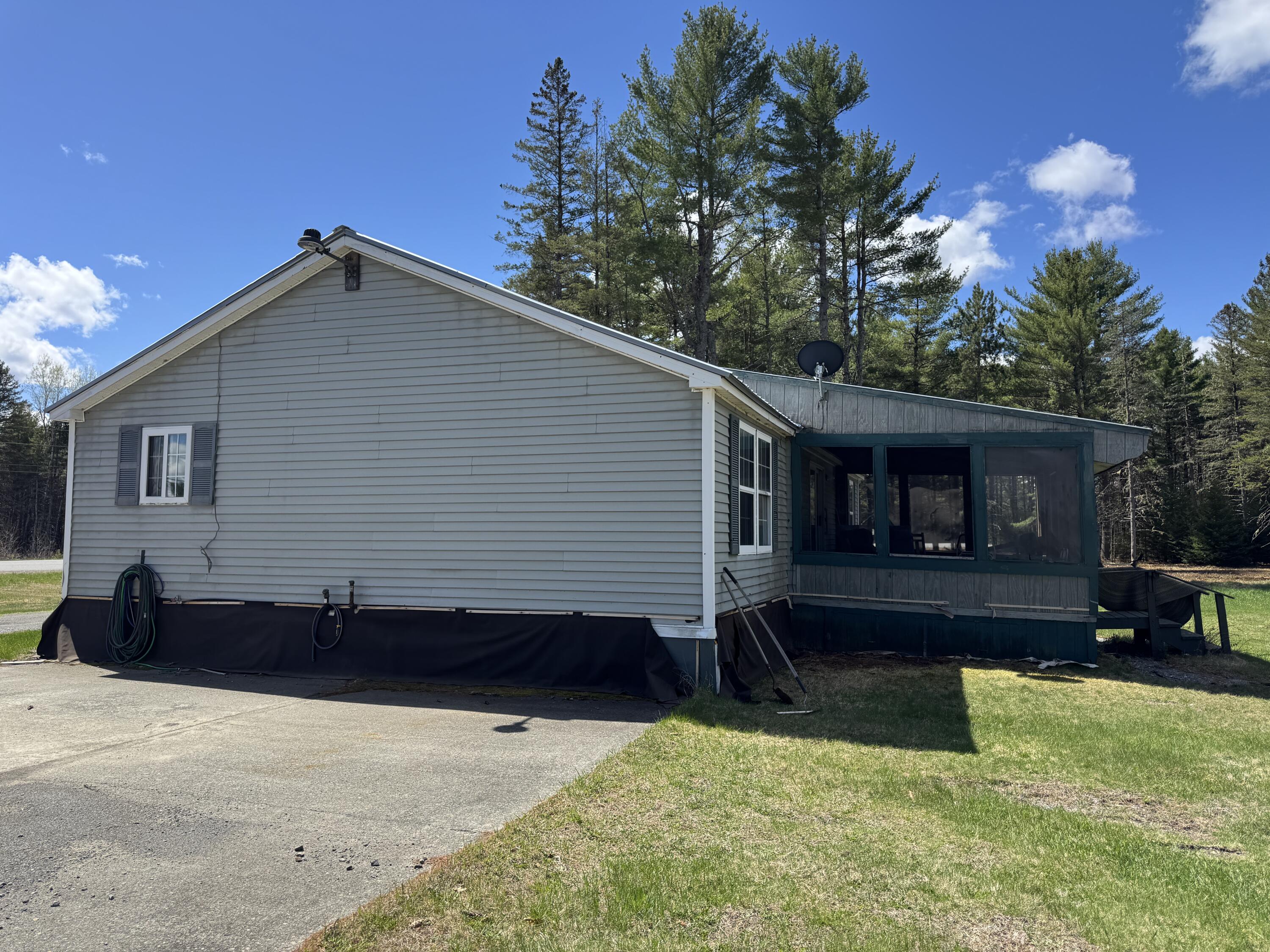 2415 Elliottsville Road Willimantic ME 04443
