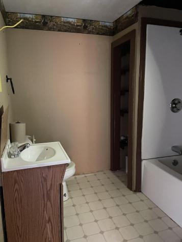 33 Pleasant Street Calais ME 04619