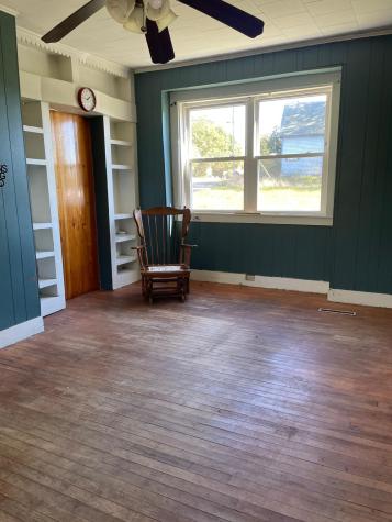 33 Pleasant Street Calais ME 04619