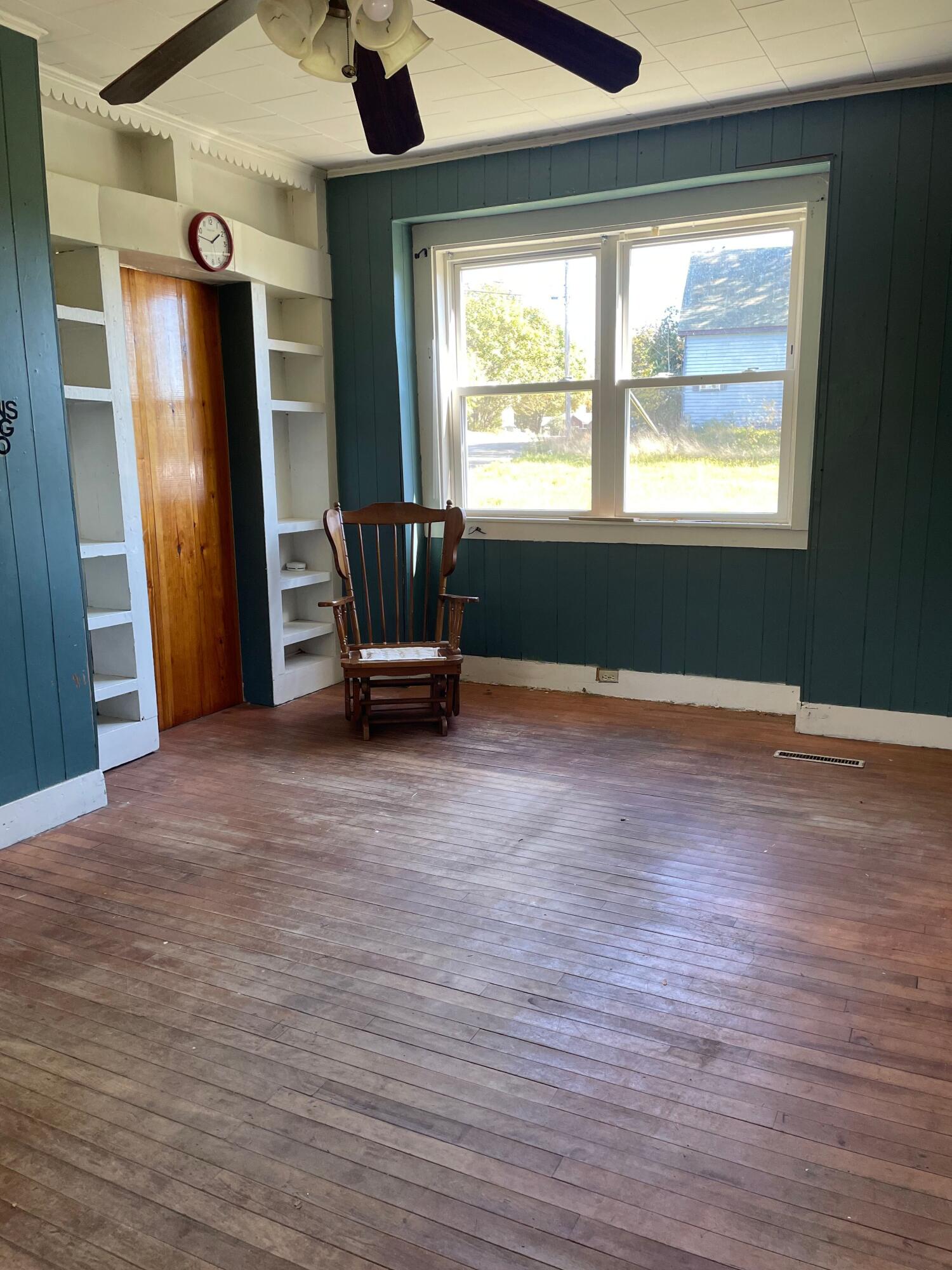 33 Pleasant Street Calais ME 04619