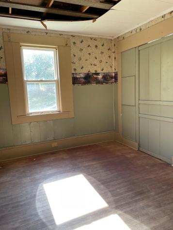 33 Pleasant Street Calais ME 04619