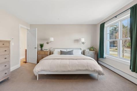 8 Garden Way Falmouth ME 04105