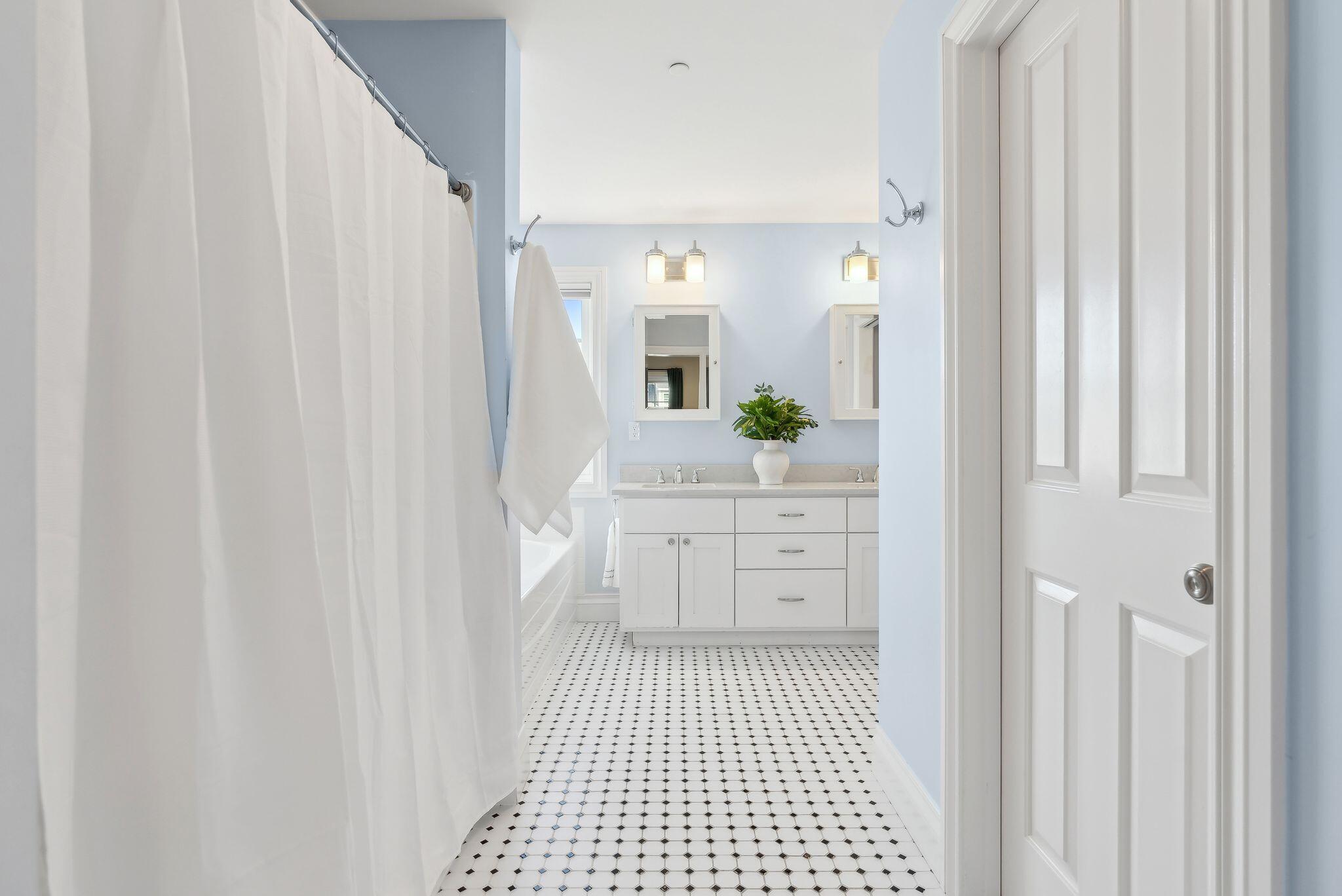 8 Garden Way Falmouth ME 04105