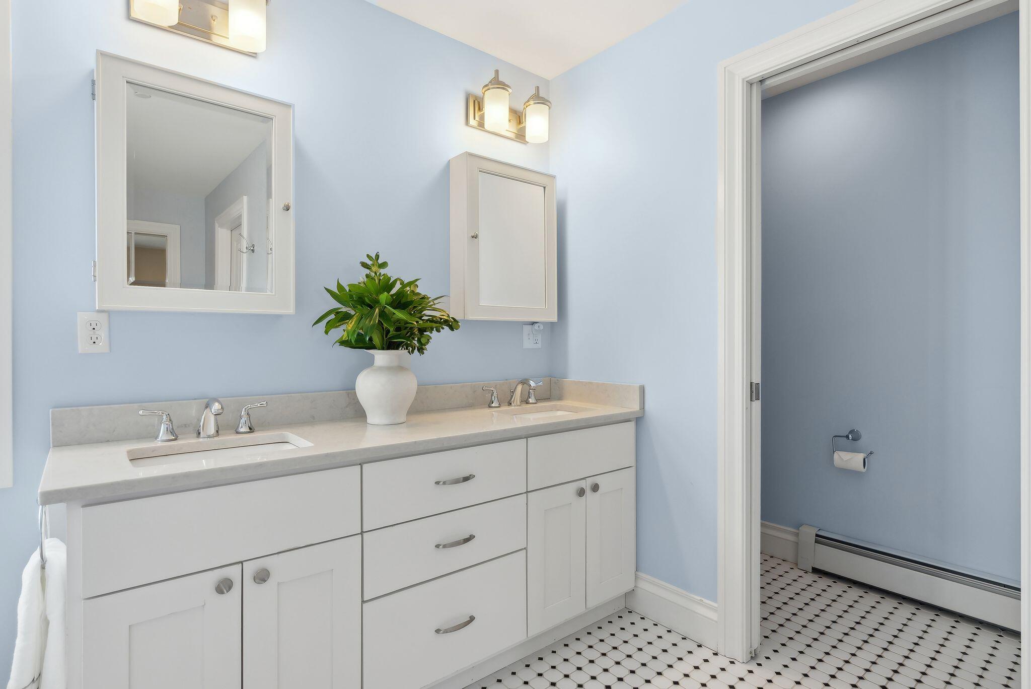 8 Garden Way Falmouth ME 04105