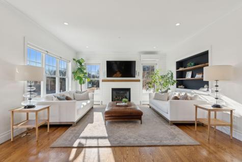 8 Garden Way Falmouth ME 04105