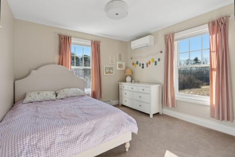 8 Garden Way Falmouth ME 04105