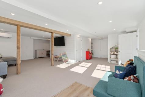 8 Garden Way Falmouth ME 04105