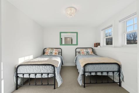 8 Garden Way Falmouth ME 04105