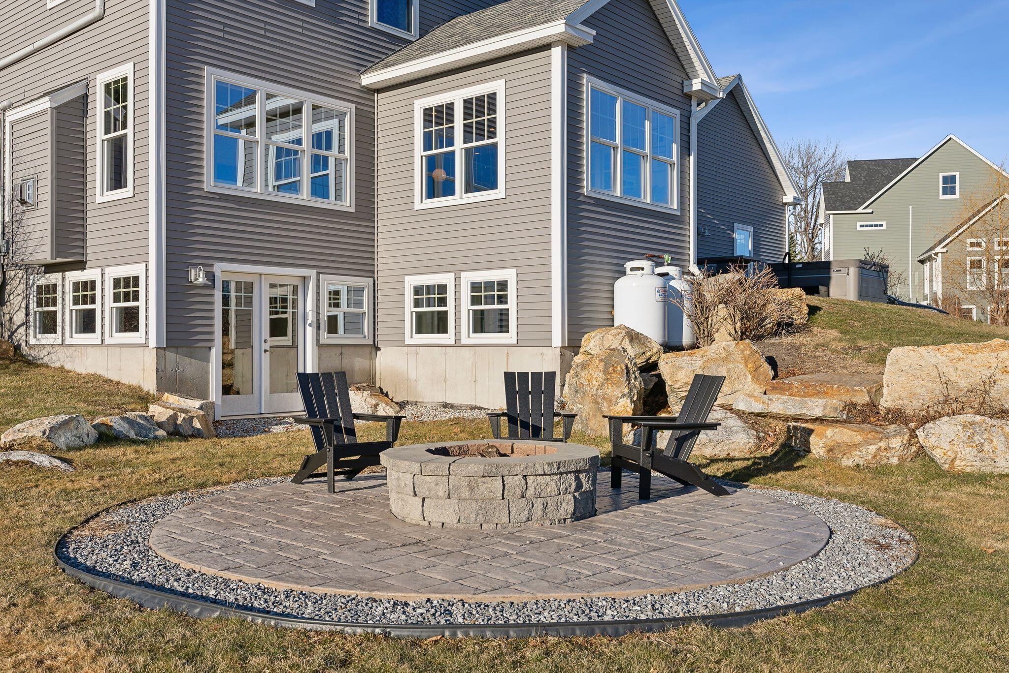 8 Garden Way Falmouth ME 04105