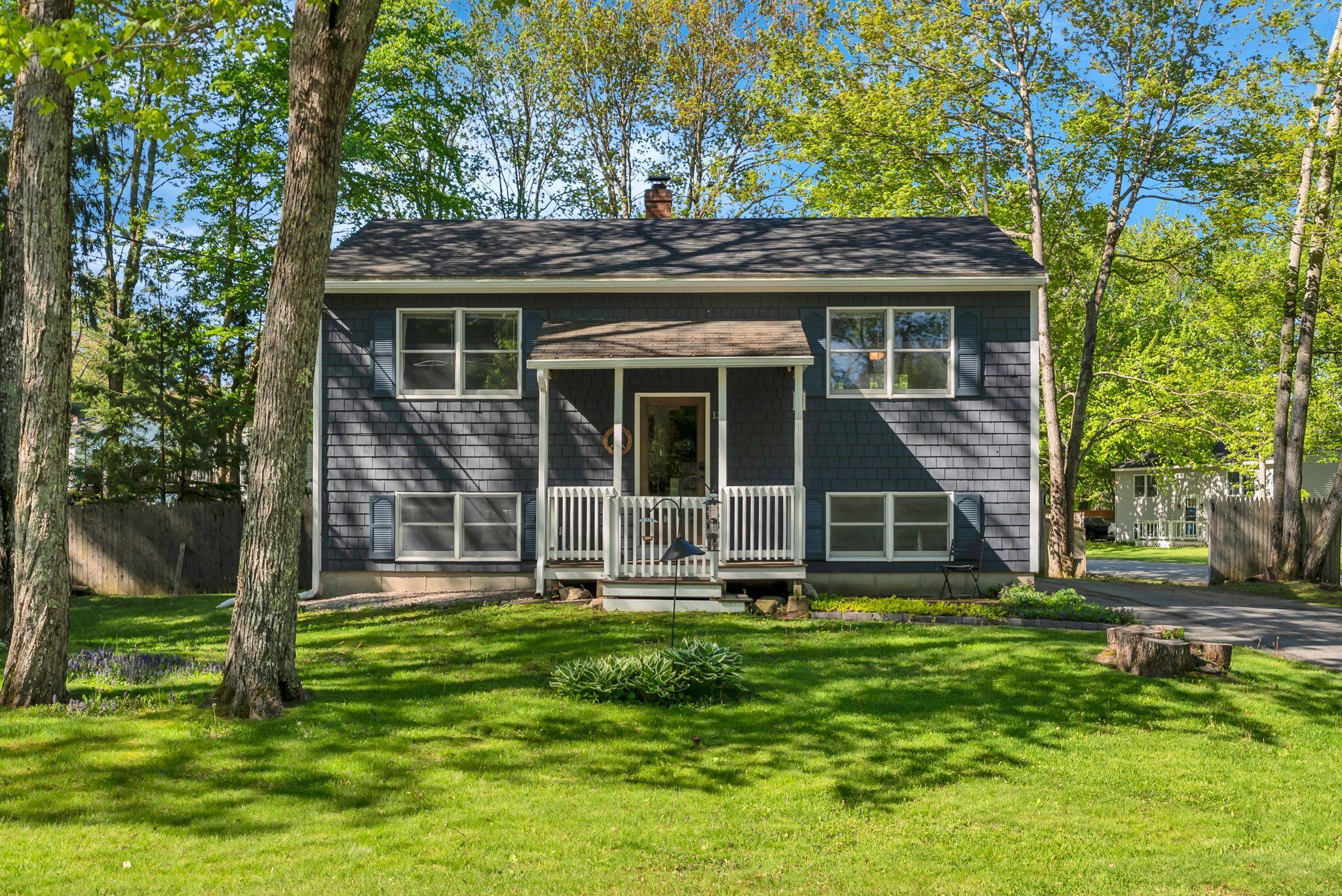 12 Wood Avenue Topsham ME 04086