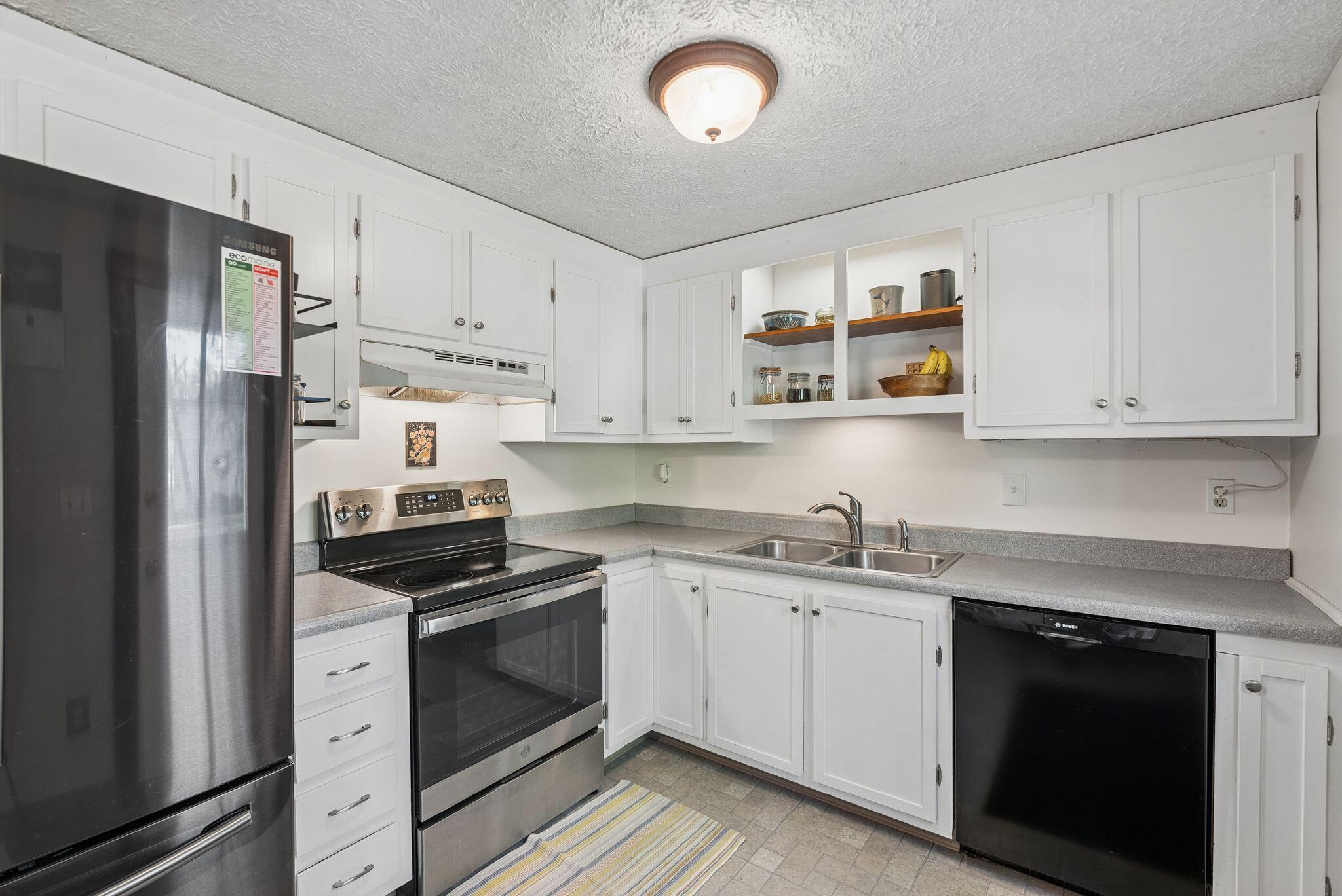 12 Wood Avenue Topsham ME 04086