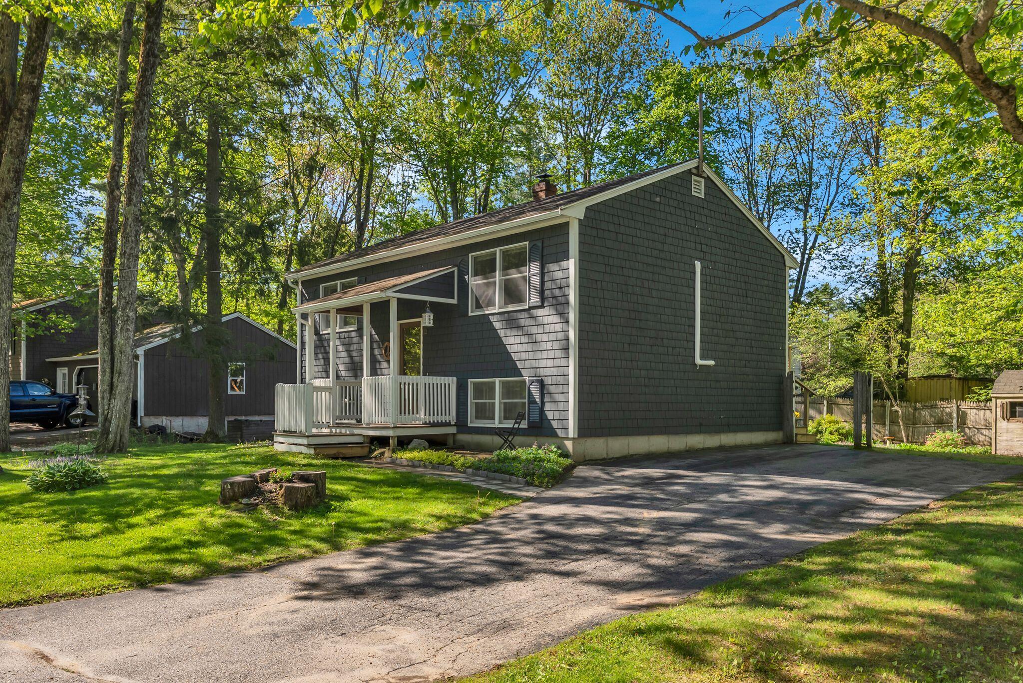12 Wood Avenue Topsham ME 04086