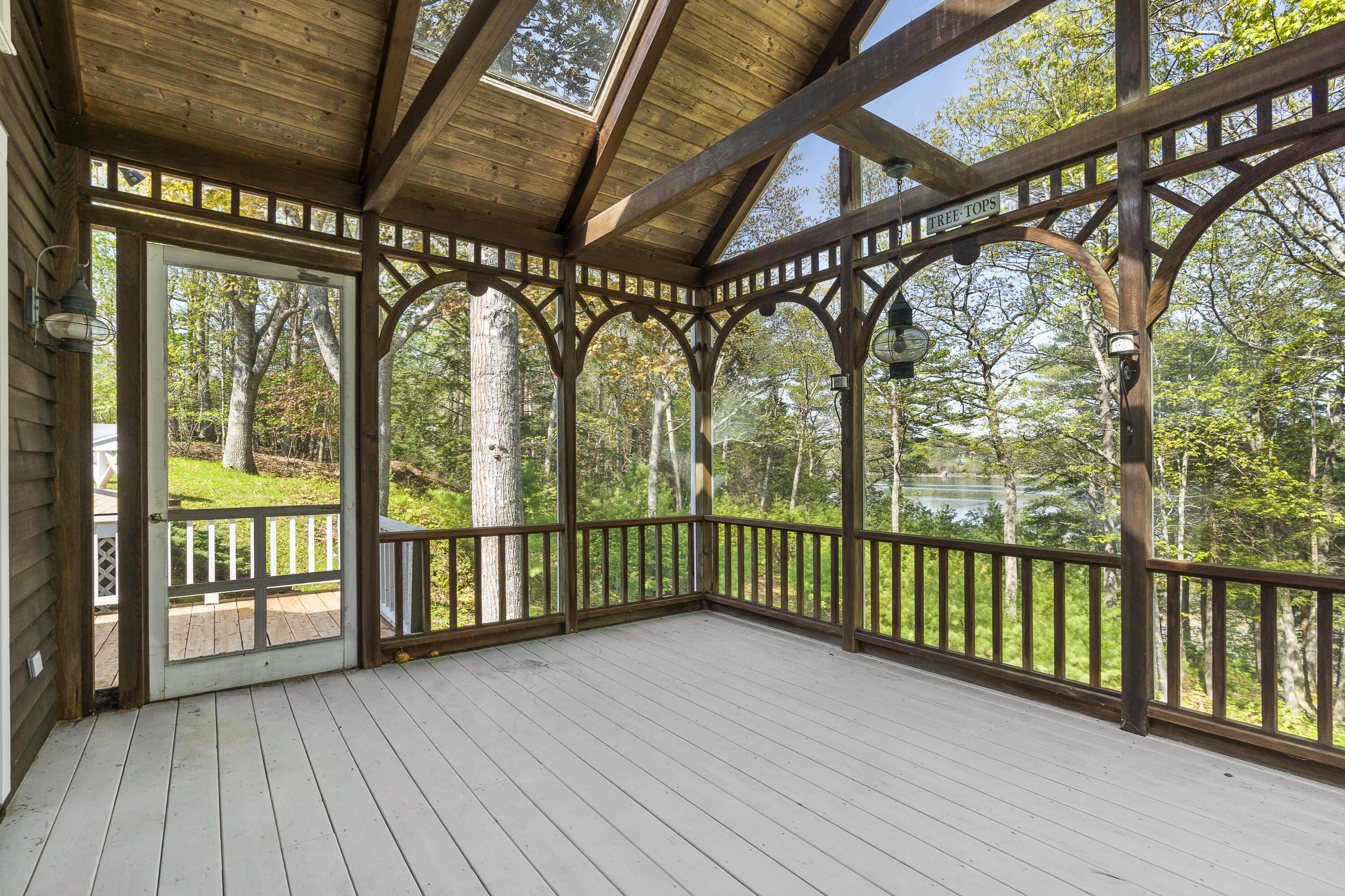 31 Woodward Farm Road Bristol ME 04539