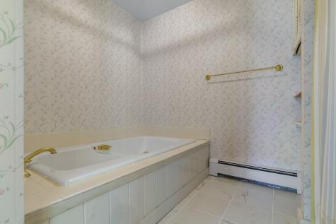 31 Woodward Farm Road Bristol ME 04539