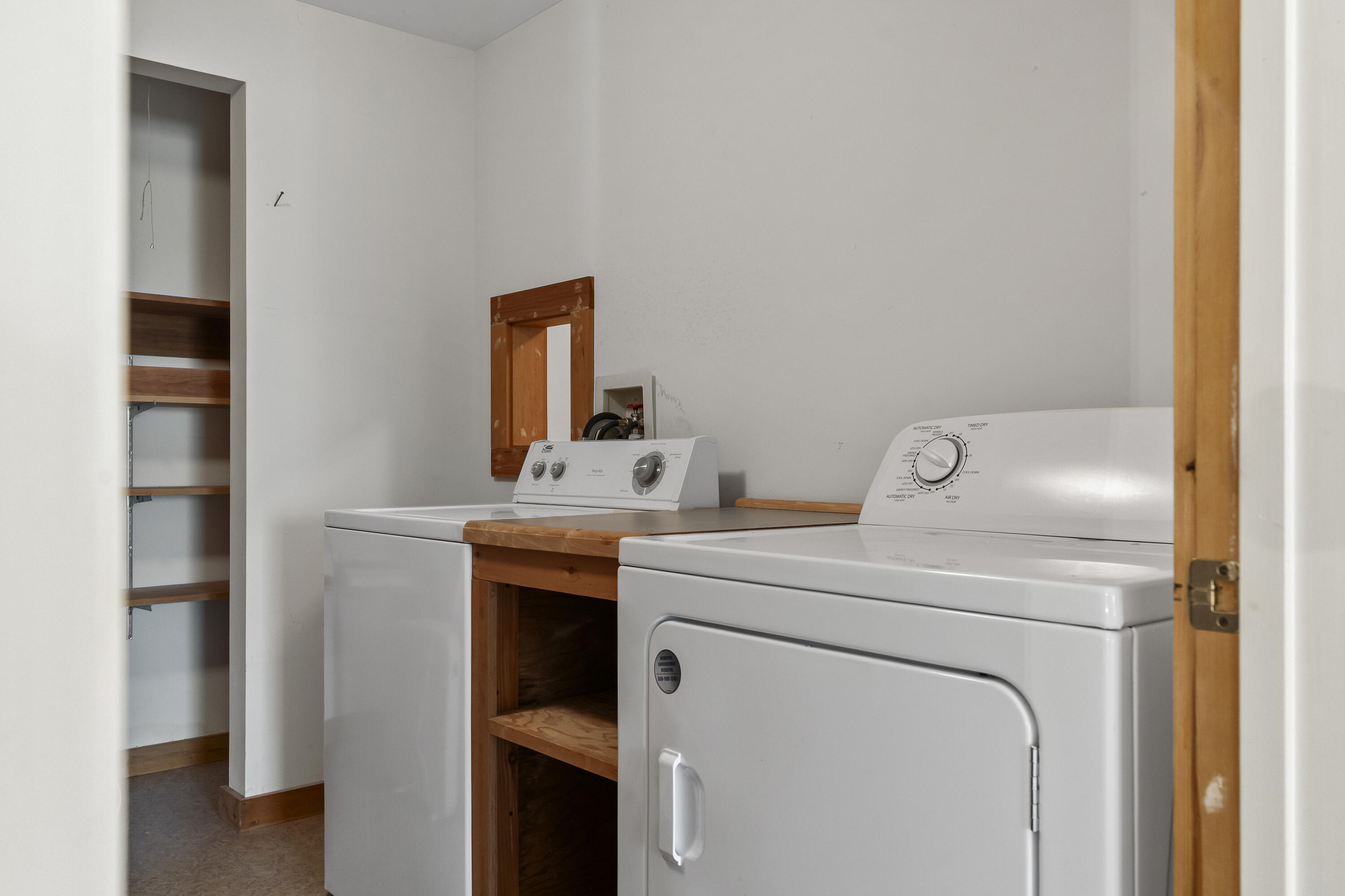 31 Woodward Farm Road Bristol ME 04539